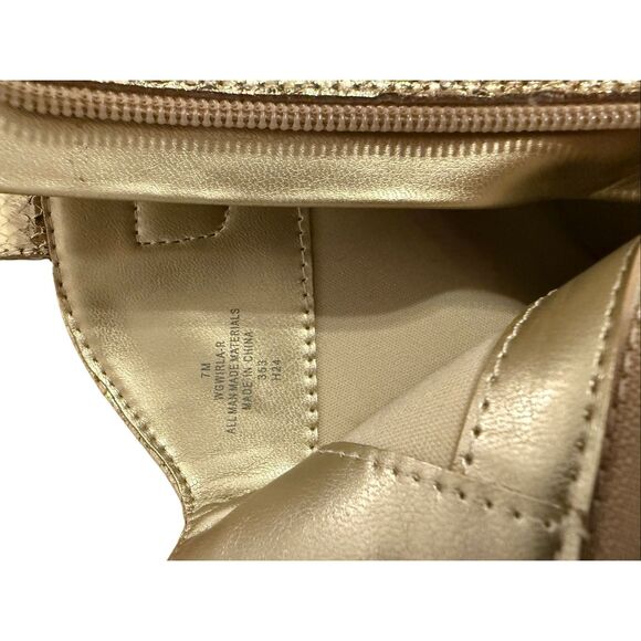 🟢Brand New Guess WGWirla Metallic Gold Closed Pointed Side Zip Ankle Boots 7 - Picture 9 of 12